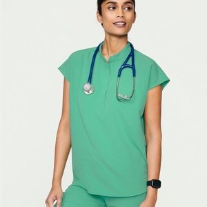 Woman’s Figs Nursing Scrubs